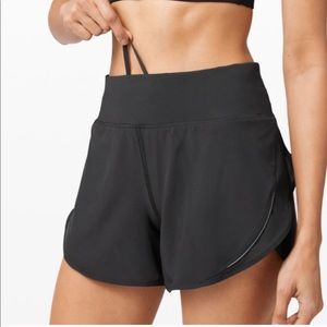 Lululemon NWT Run off route high waisted shorts